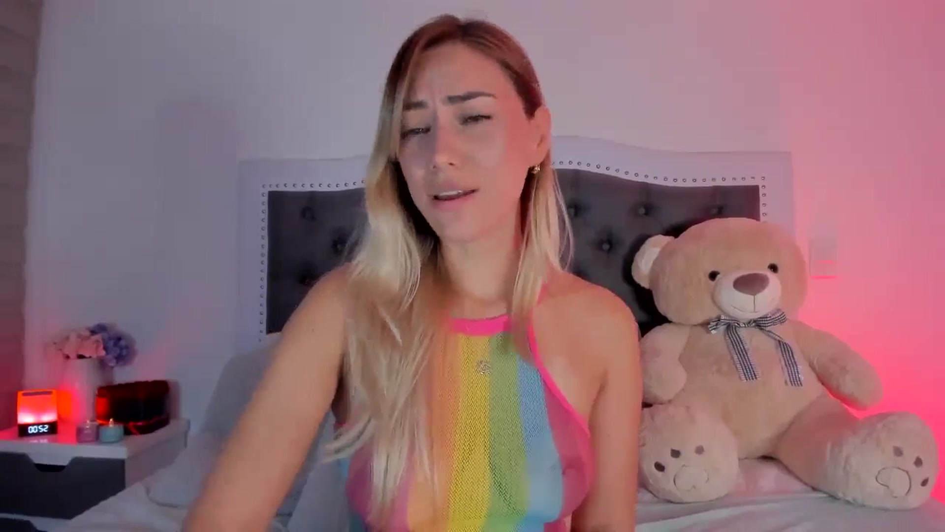 Gallery image thumbnail from SweetMar23's myfreecams stream on, 05/10/2024, 07:27 image 11 of 20