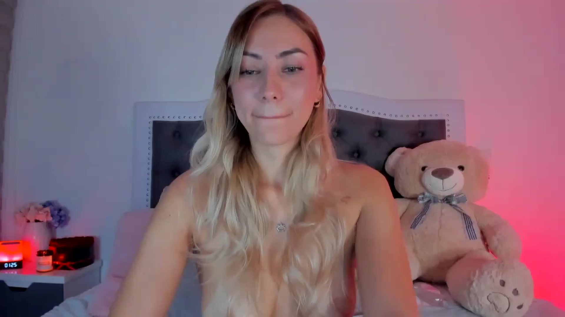 Gallery image thumbnail from SweetMar23's myfreecams stream on, 05/16/2024, 06:27 image 15 of 20