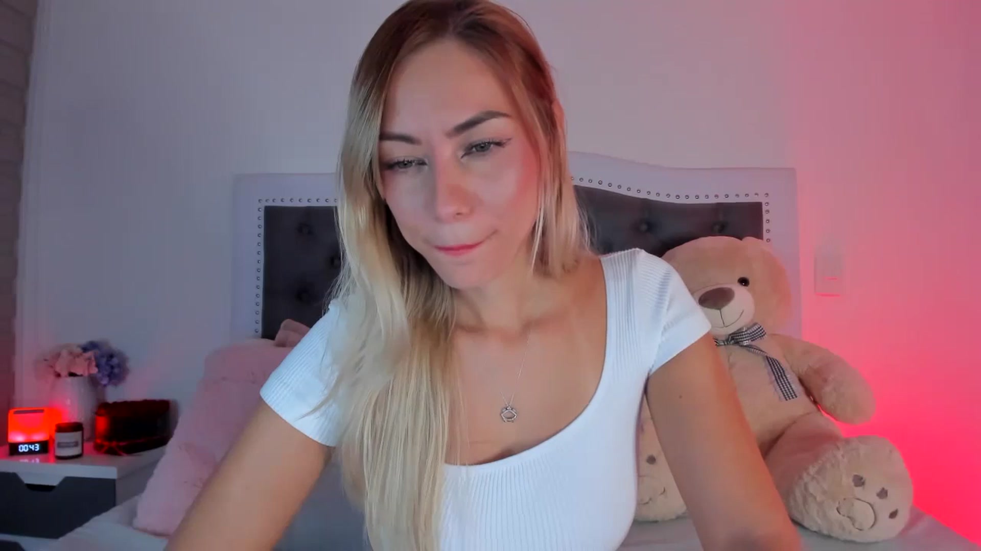Gallery image thumbnail from SweetMar23's myfreecams stream on, 05/18/2024, 09:05 image 3 of 20