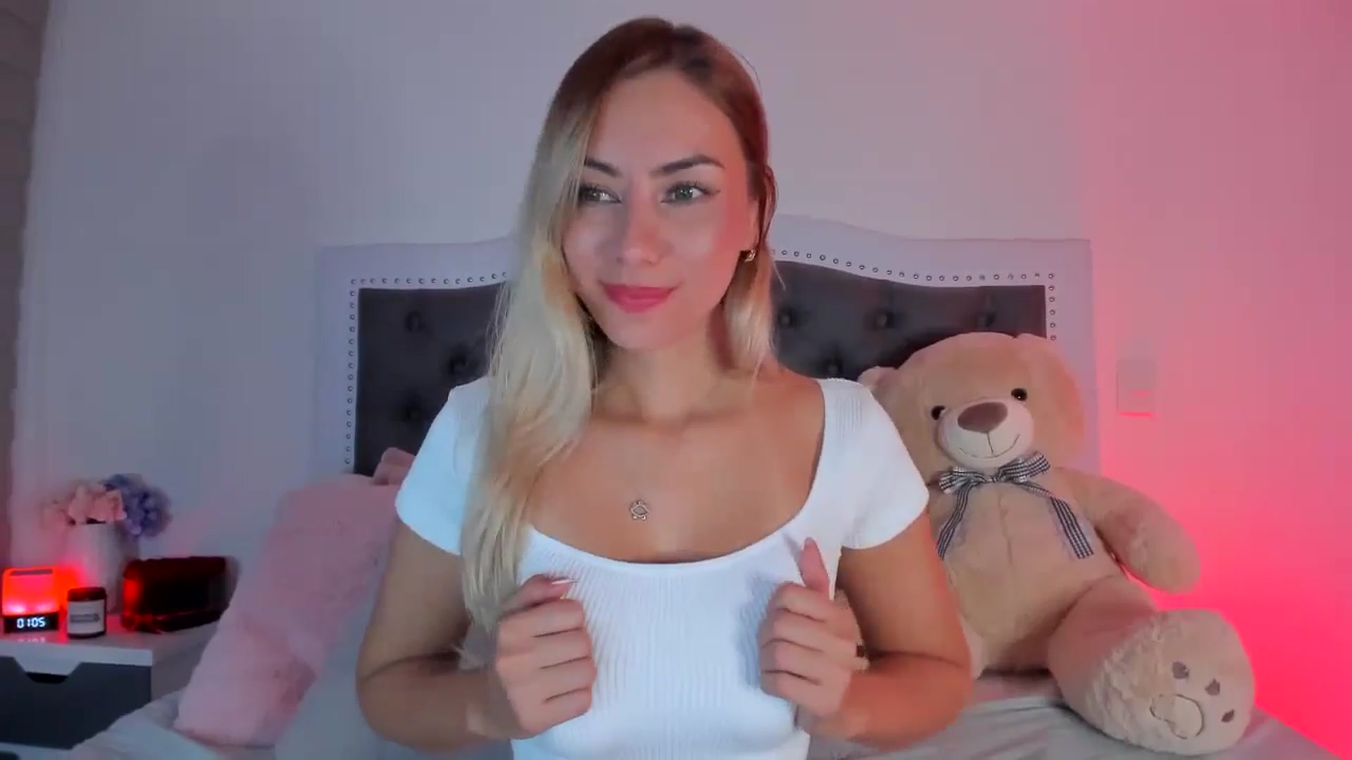 Gallery image thumbnail from SweetMar23's myfreecams stream on, 05/18/2024, 09:05 image 5 of 20