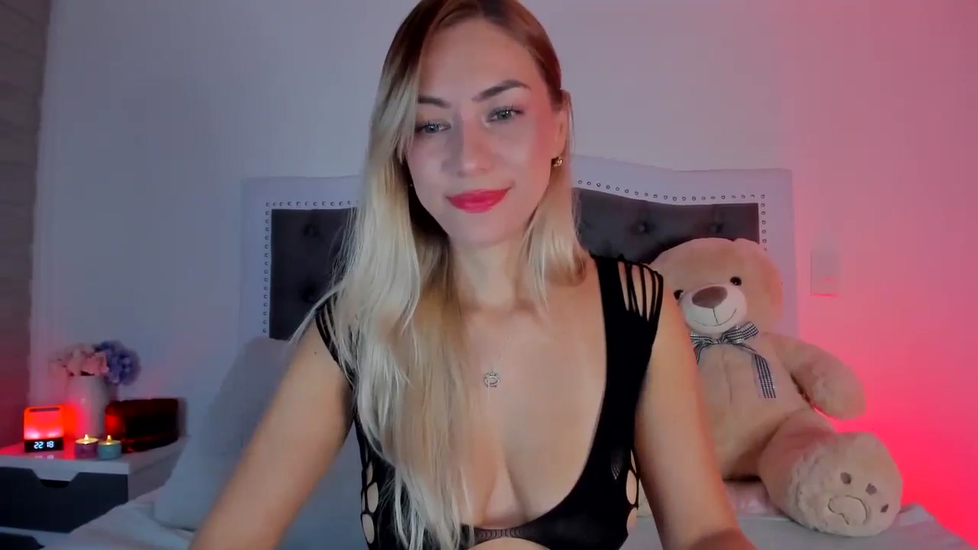 Gallery image thumbnail from SweetMar23's myfreecams stream on, 05/20/2024, 03:16 image 19 of 20