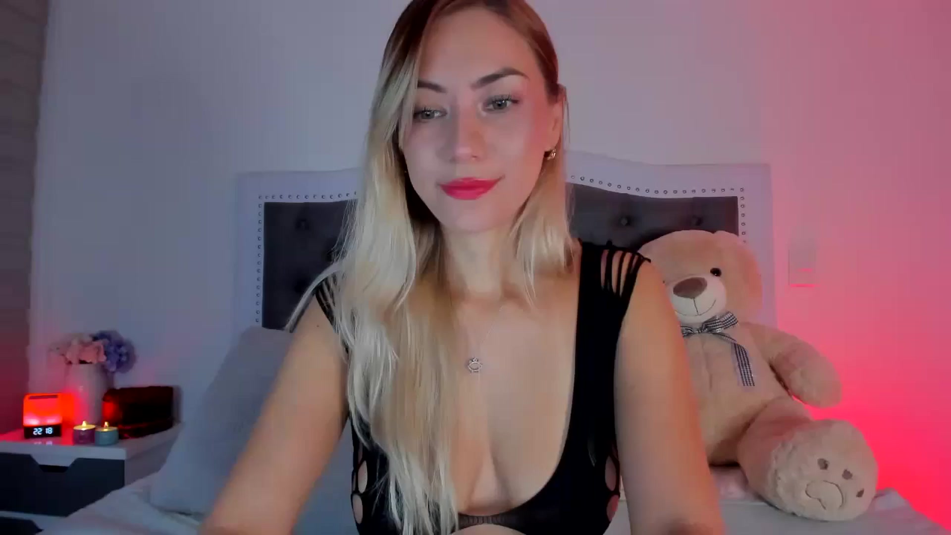 Gallery image thumbnail from SweetMar23's myfreecams stream on, 05/20/2024, 03:16 image 20 of 20