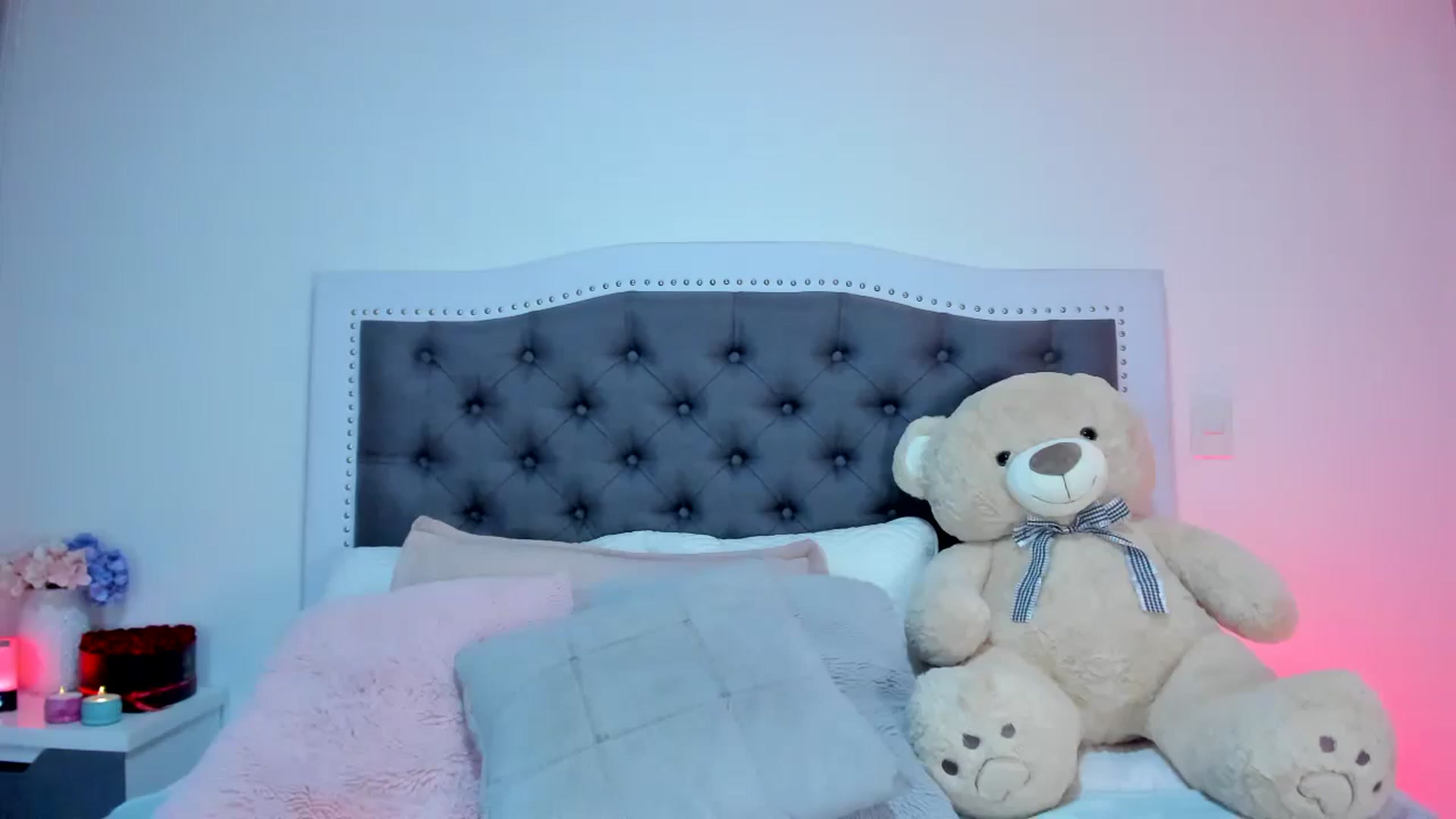 Gallery image thumbnail from SweetMar23's myfreecams stream on, 05/22/2024, 04:37 image 20 of 20