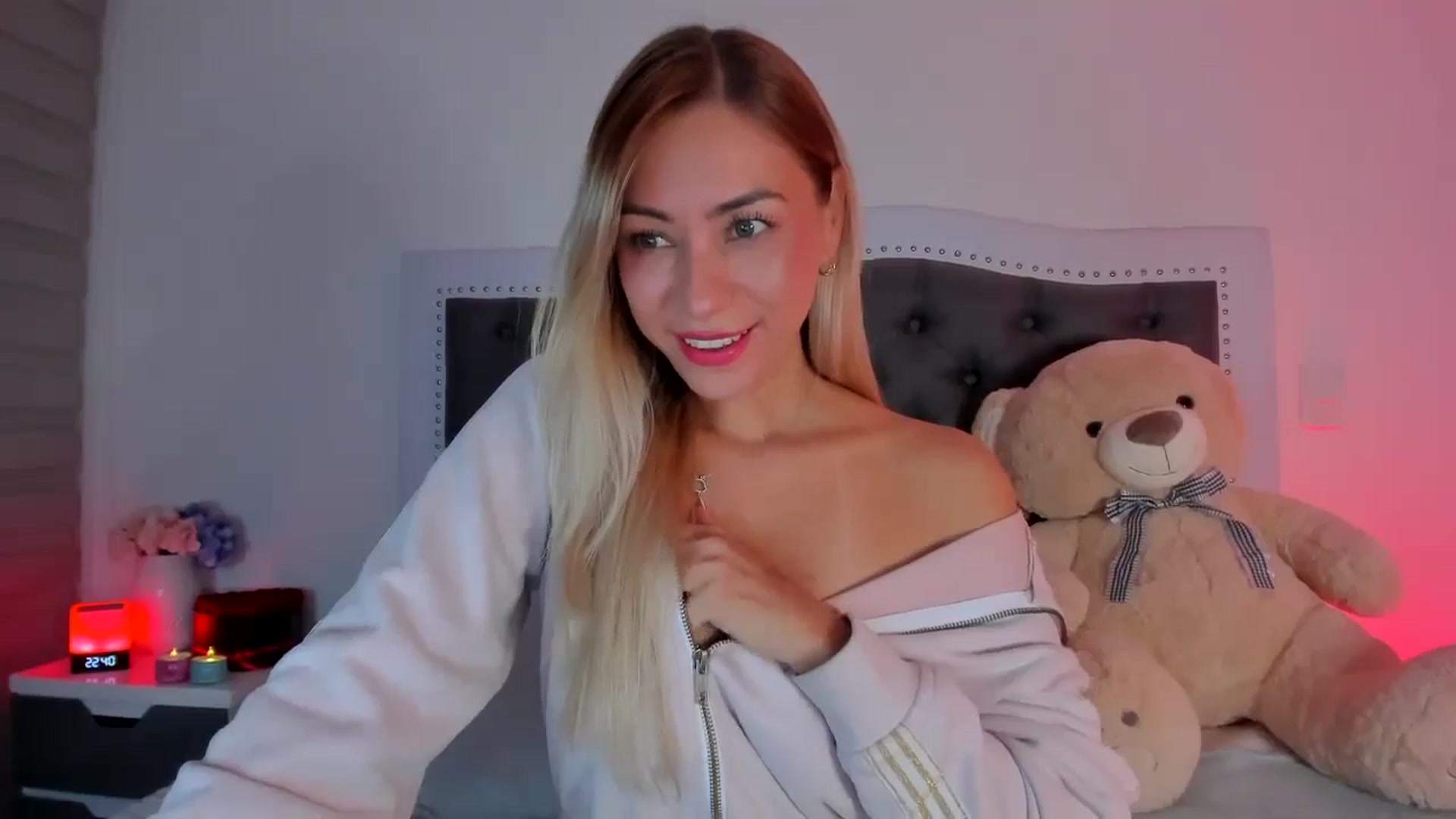 Gallery image thumbnail from SweetMar23's myfreecams stream on, 05/23/2024, 03:51 image 2 of 20
