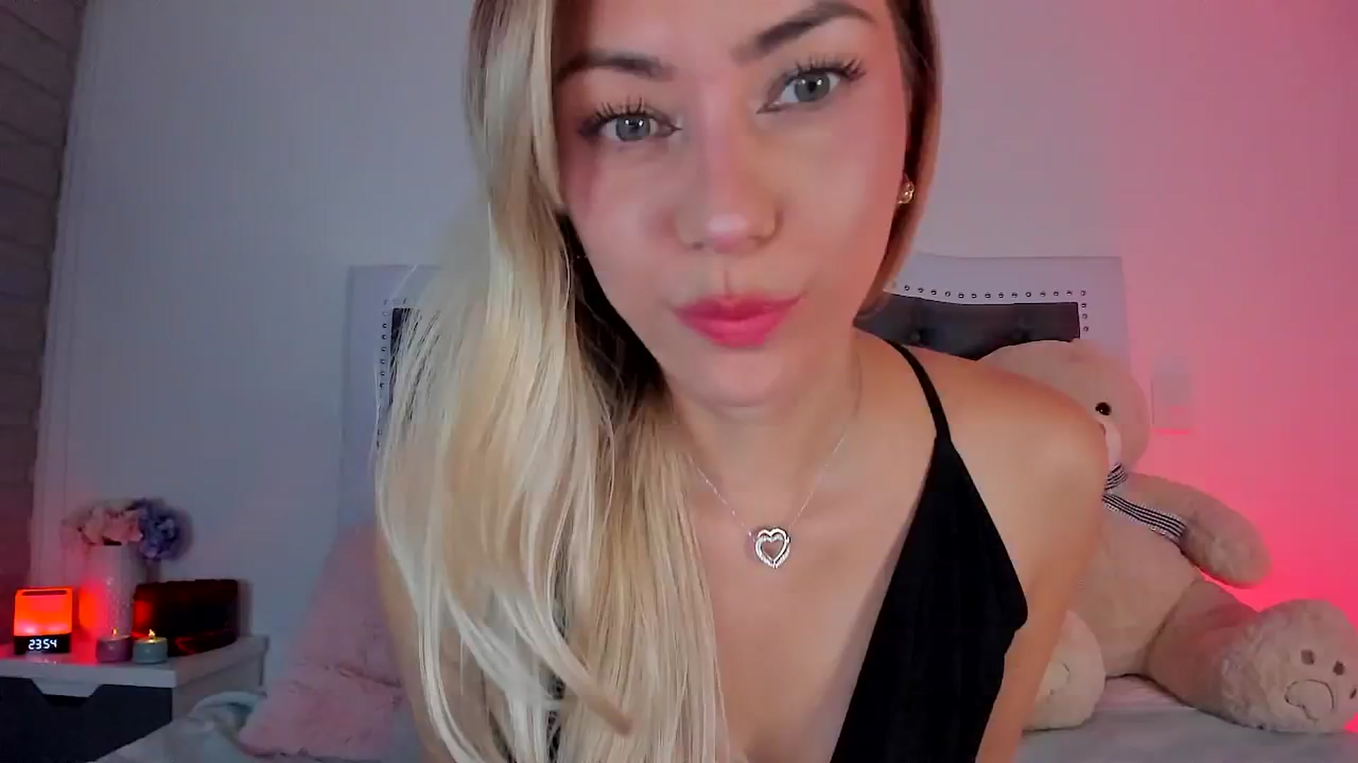 Gallery image thumbnail from SweetMar23's myfreecams stream on, 06/02/2024, 10:52 image 1 of 20