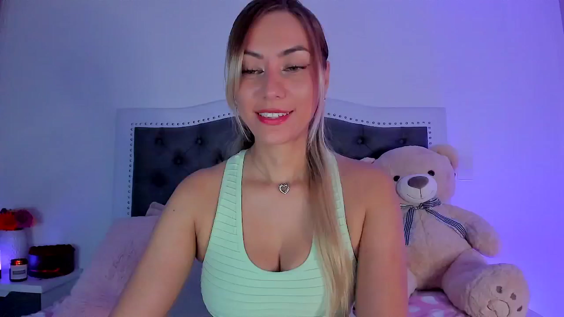 Gallery image thumbnail from SweetMar23's myfreecams stream on, 06/15/2024, 05:02 image 2 of 20