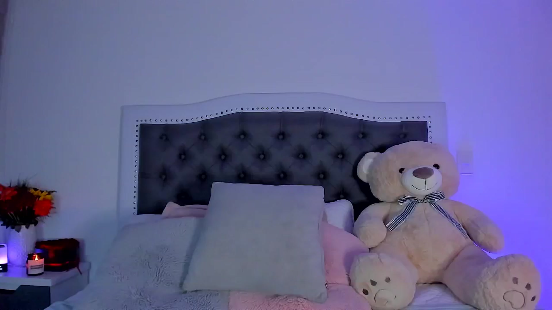 Gallery image thumbnail from SweetMar23's myfreecams stream on, 06/30/2024, 07:54 image 14 of 20