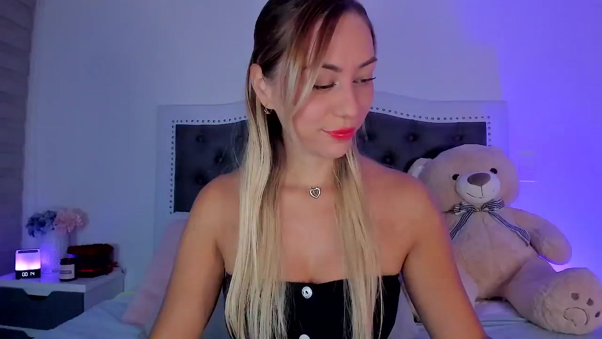 Gallery image thumbnail from SweetMar23's myfreecams stream on, 07/12/2024, 06:44 image 1 of 20