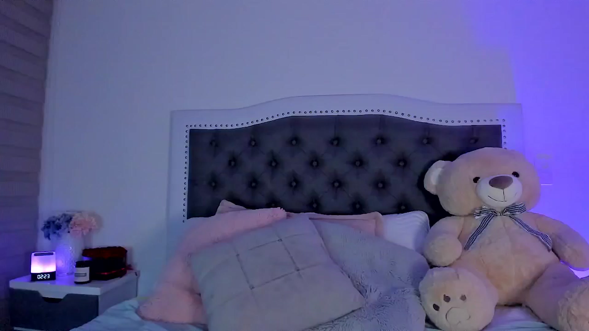 Gallery image thumbnail from SweetMar23's myfreecams stream on, 07/12/2024, 08:08 image 9 of 20