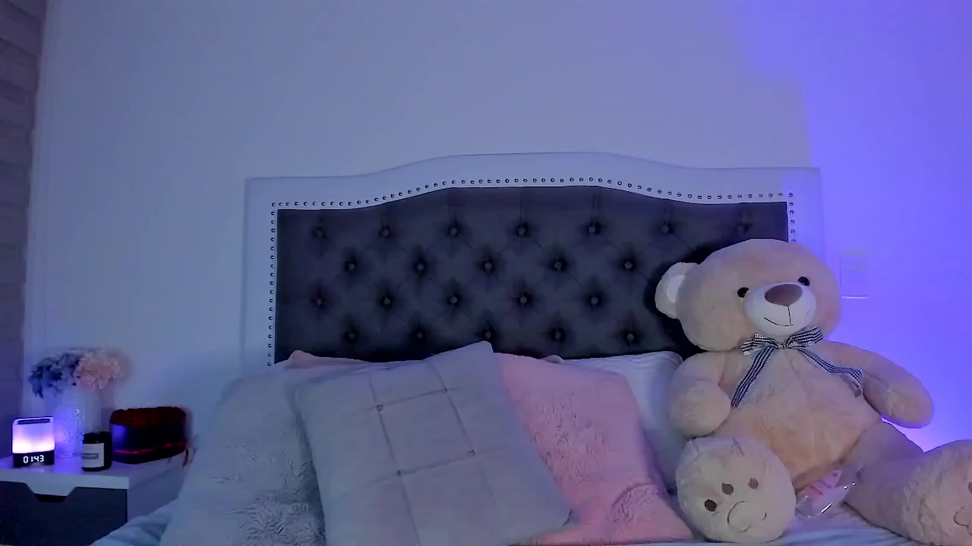 Gallery image thumbnail from SweetMar23's myfreecams stream on, 07/14/2024, 09:26 image 2 of 20