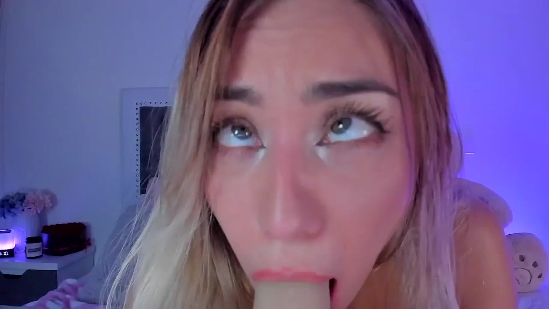 Gallery image thumbnail from SweetMar23's myfreecams stream on, 07/26/2024, 06:28 image 18 of 20