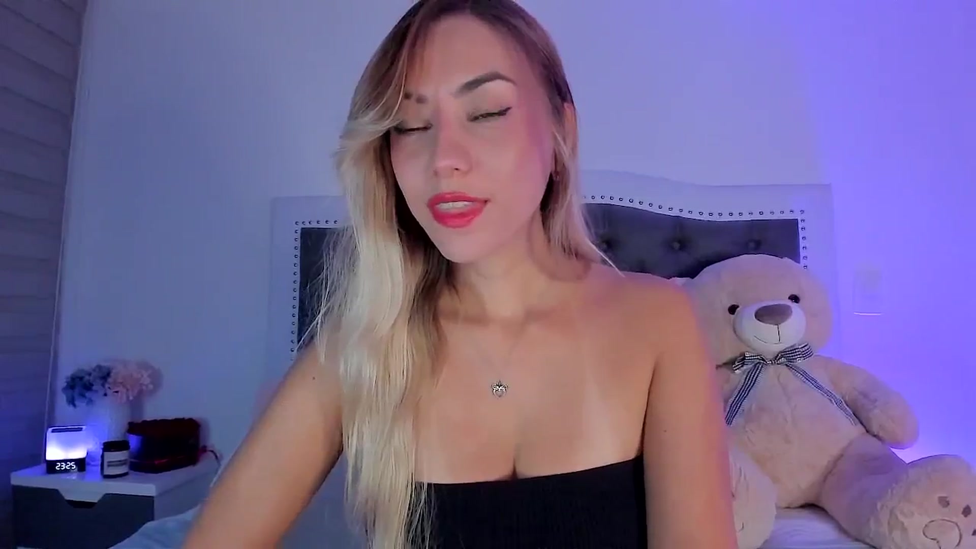 Gallery image thumbnail from SweetMar23's myfreecams stream on, 07/29/2024, 05:14 image 5 of 20