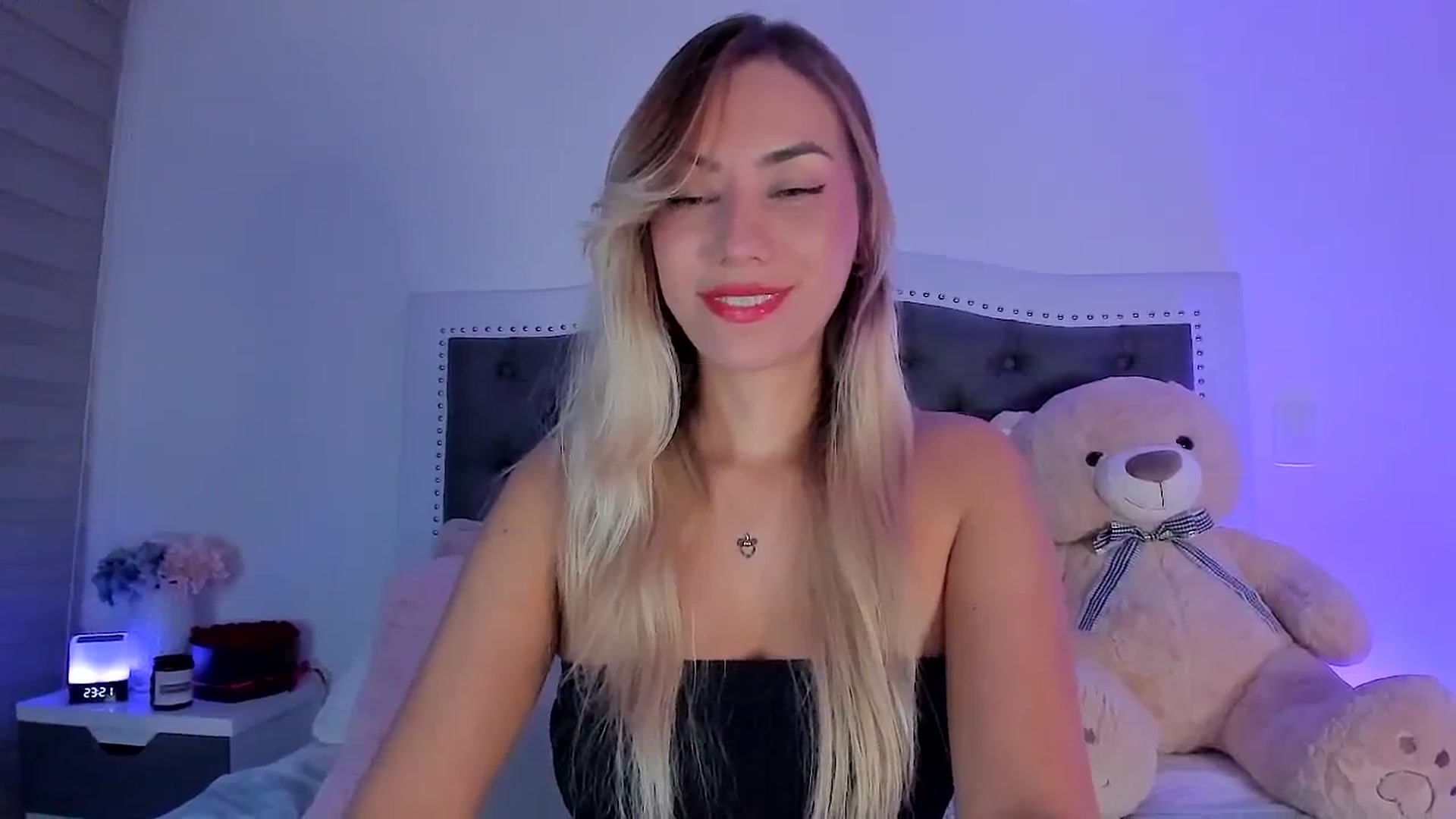 Gallery image thumbnail from SweetMar23's myfreecams stream on, 07/29/2024, 05:14 image 4 of 20