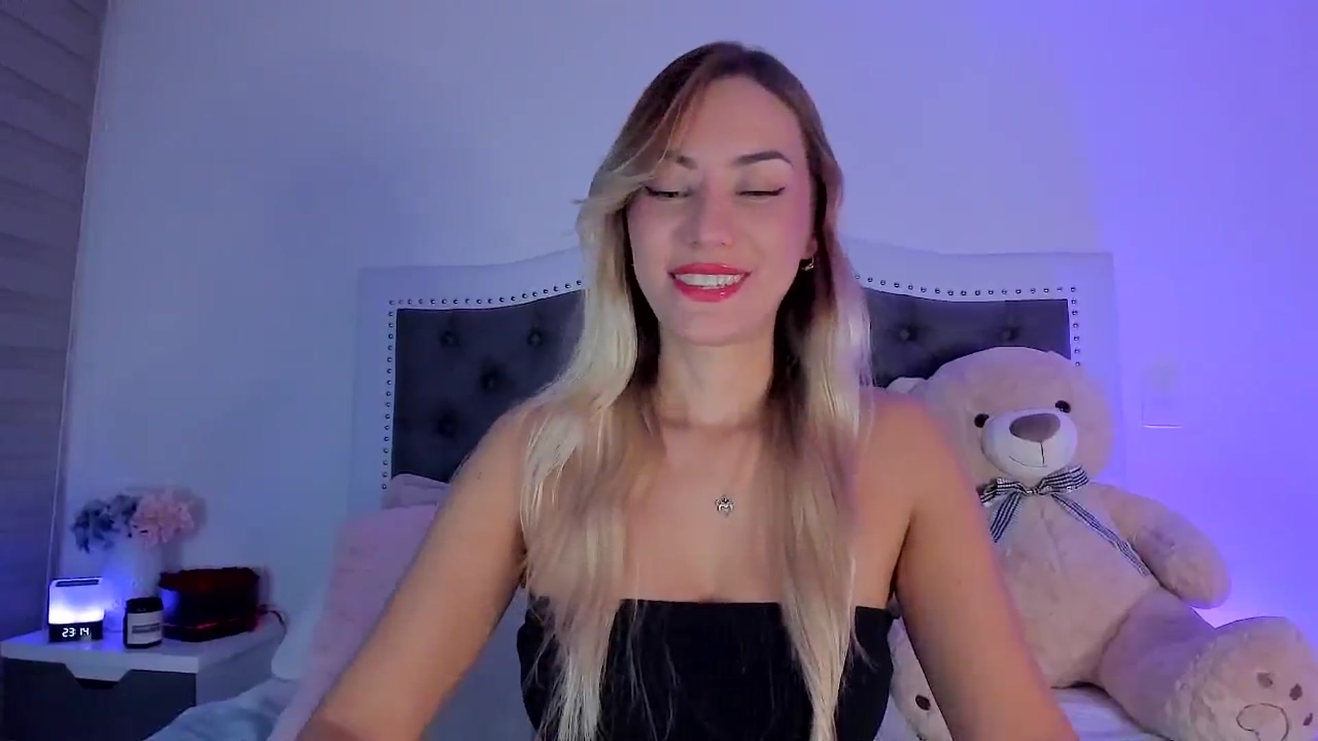 Gallery image thumbnail from SweetMar23's myfreecams stream on, 07/29/2024, 05:14 image 2 of 20