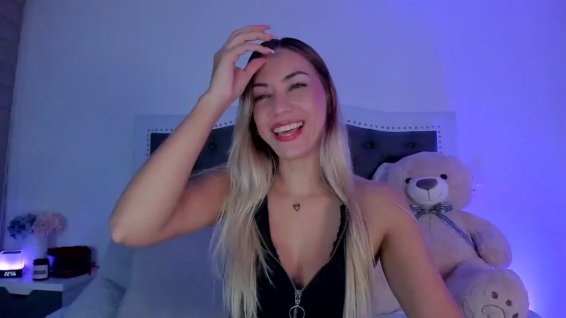 Gallery image thumbnail from SweetMar23's myfreecams stream on, 08/03/2024, 07:43 image 1 of 20