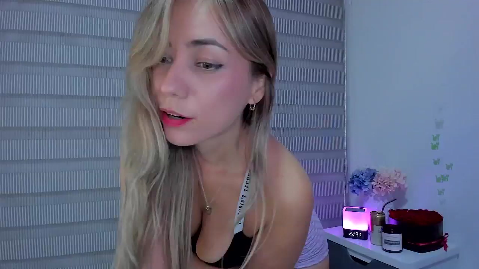 Gallery image thumbnail from SweetMar23's myfreecams stream on, 08/09/2024, 05:18 image 8 of 20
