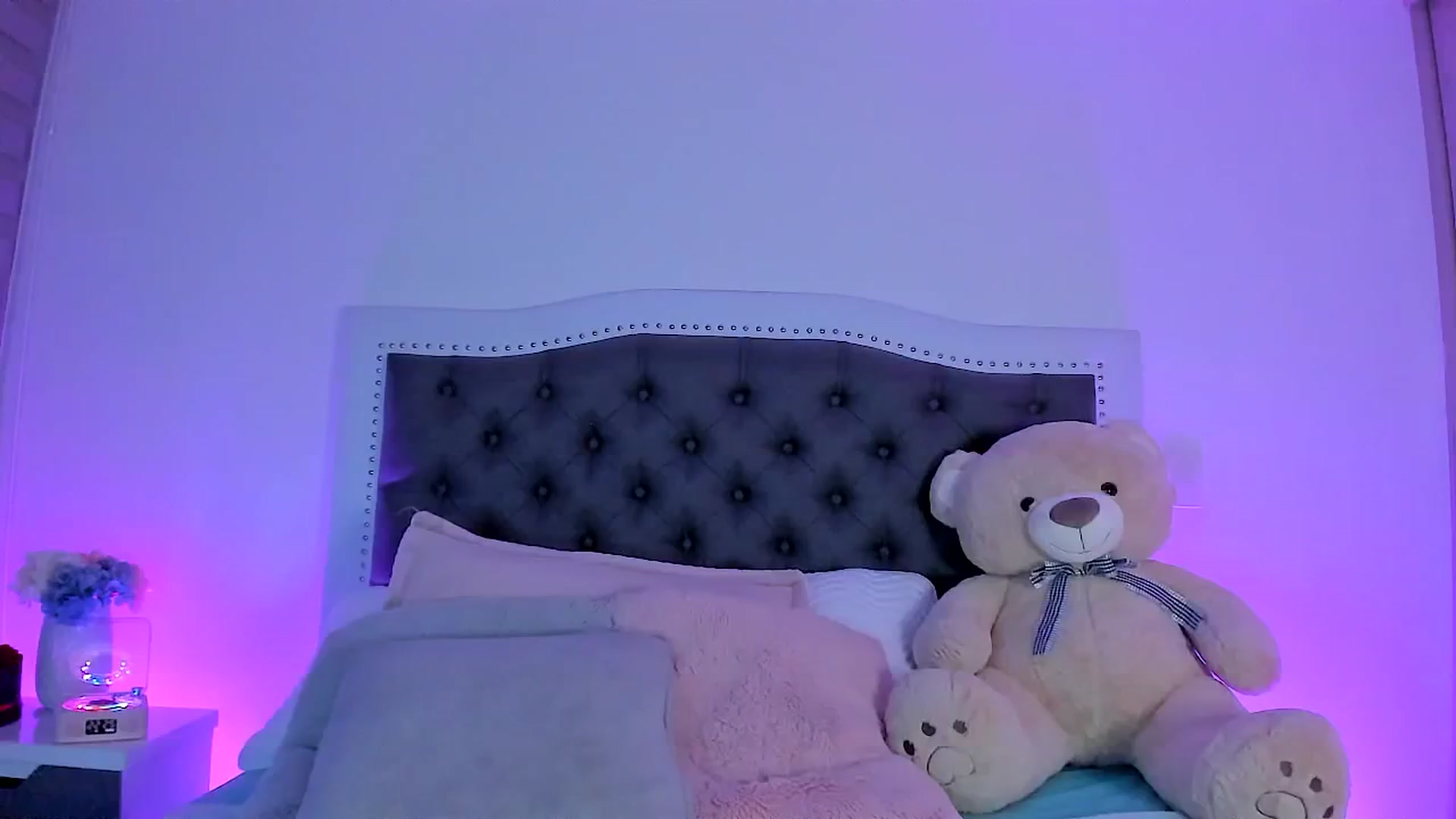Gallery image thumbnail from SweetMar23's myfreecams stream on, 09/13/2024, 05:09 image 11 of 20