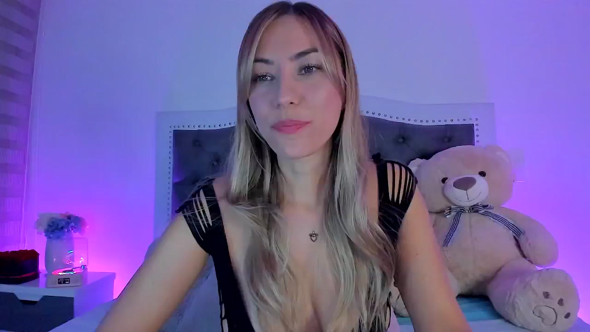 Gallery image thumbnail from SweetMar23's myfreecams stream on, 09/14/2024, 01:54 image 11 of 20