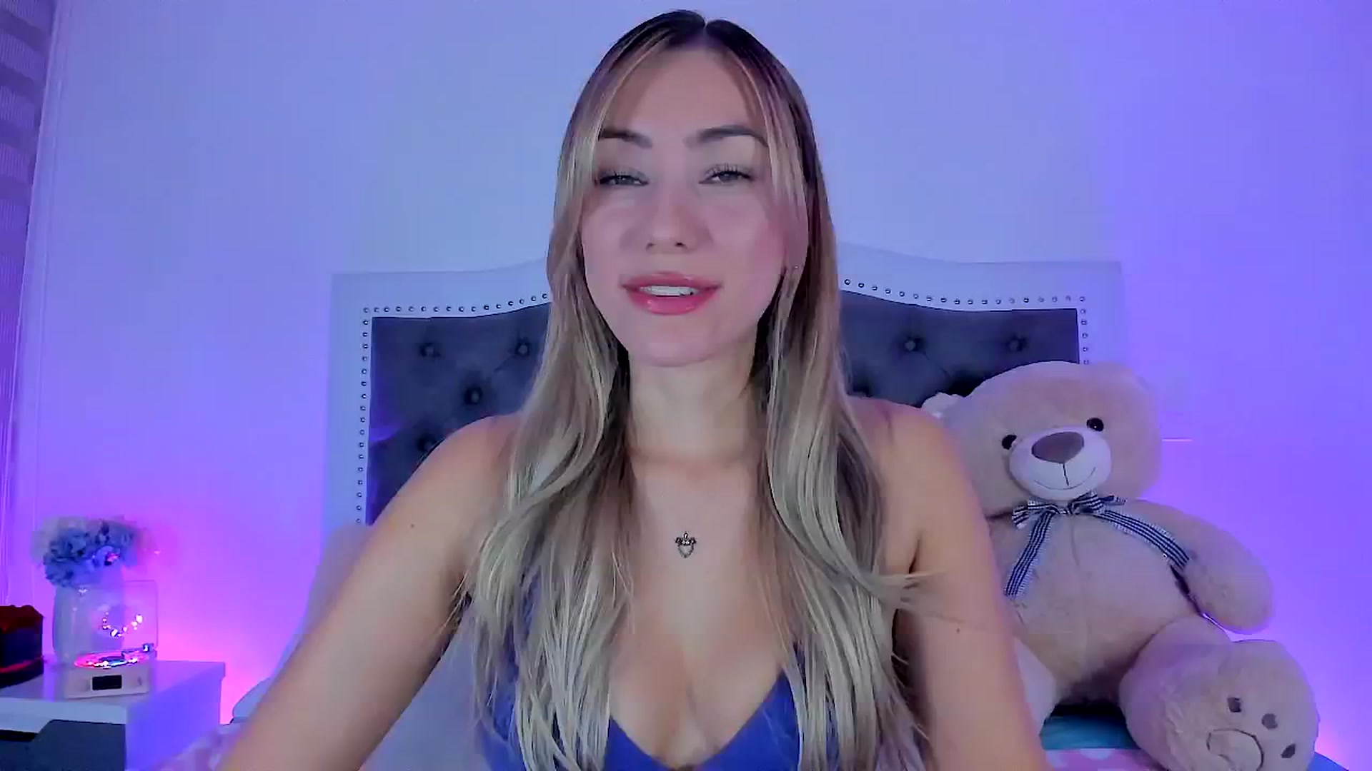 Gallery image thumbnail from SweetMar23's myfreecams stream on, 09/16/2024, 02:14 image 3 of 20