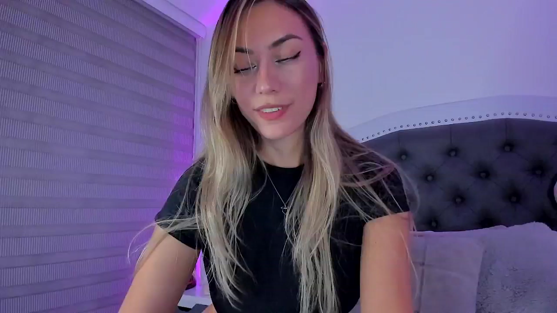 Gallery image thumbnail from SweetMar23's myfreecams stream on, 10/08/2024, 03:13 image 8 of 20