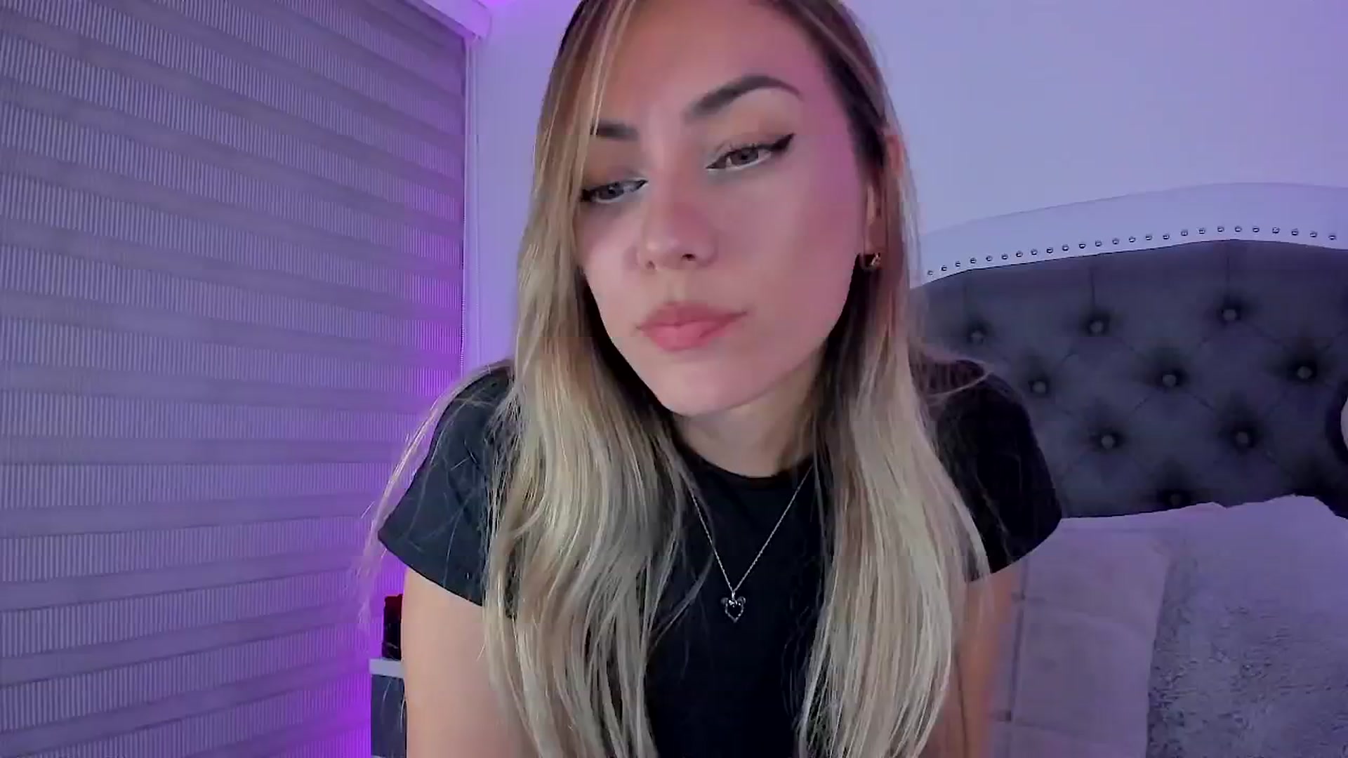 Gallery image thumbnail from SweetMar23's myfreecams stream on, 10/08/2024, 03:13 image 11 of 20