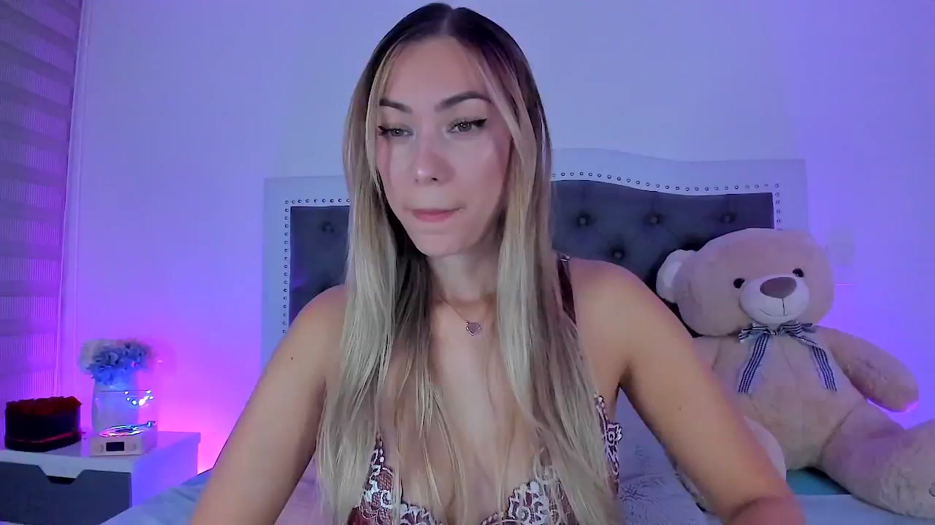 Gallery image thumbnail from SweetMar23's myfreecams stream on, 10/23/2024, 01:47 image 6 of 20