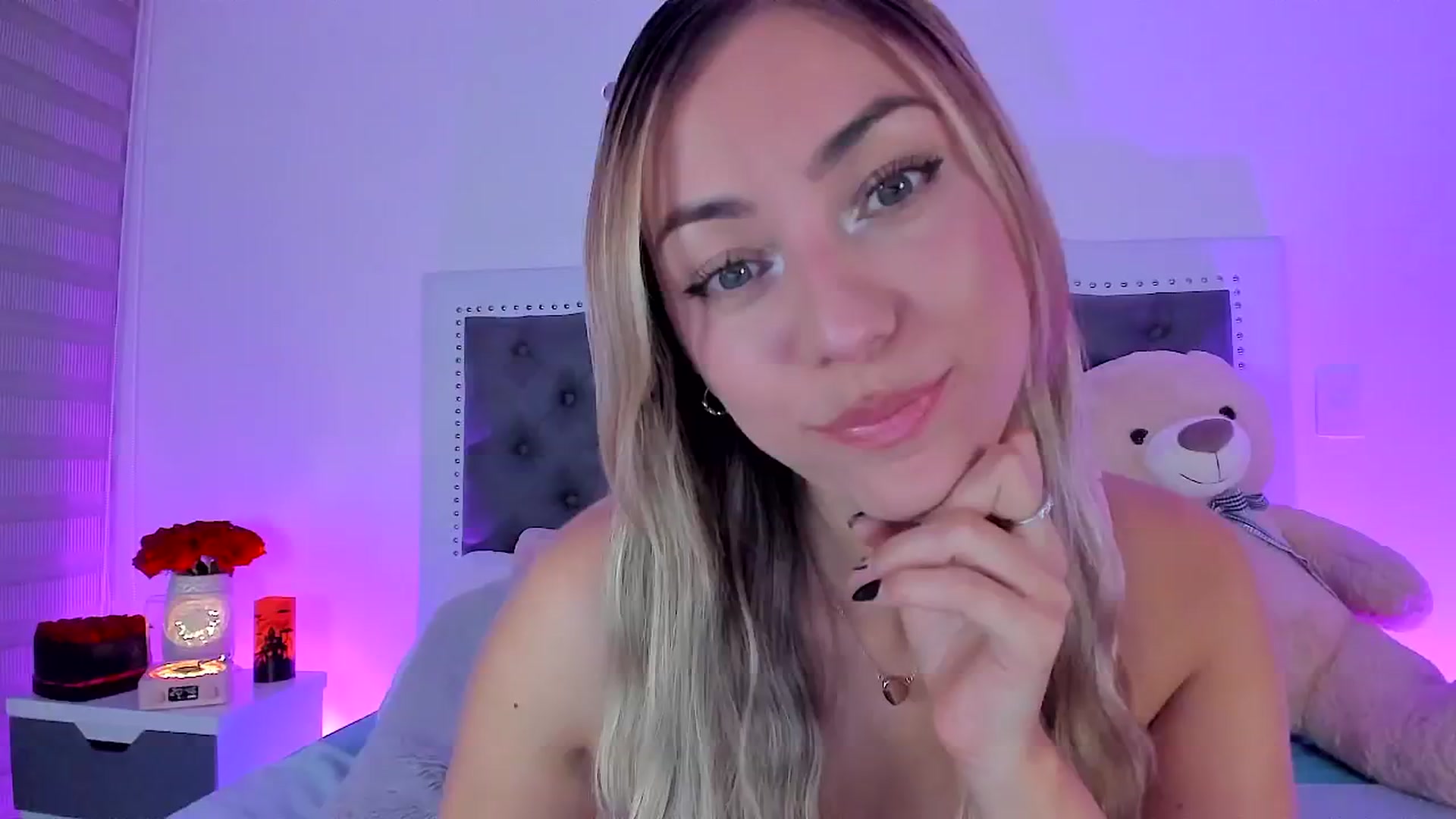Gallery image thumbnail from SweetMar23's myfreecams stream on, 10/30/2024, 04:25 image 1 of 20