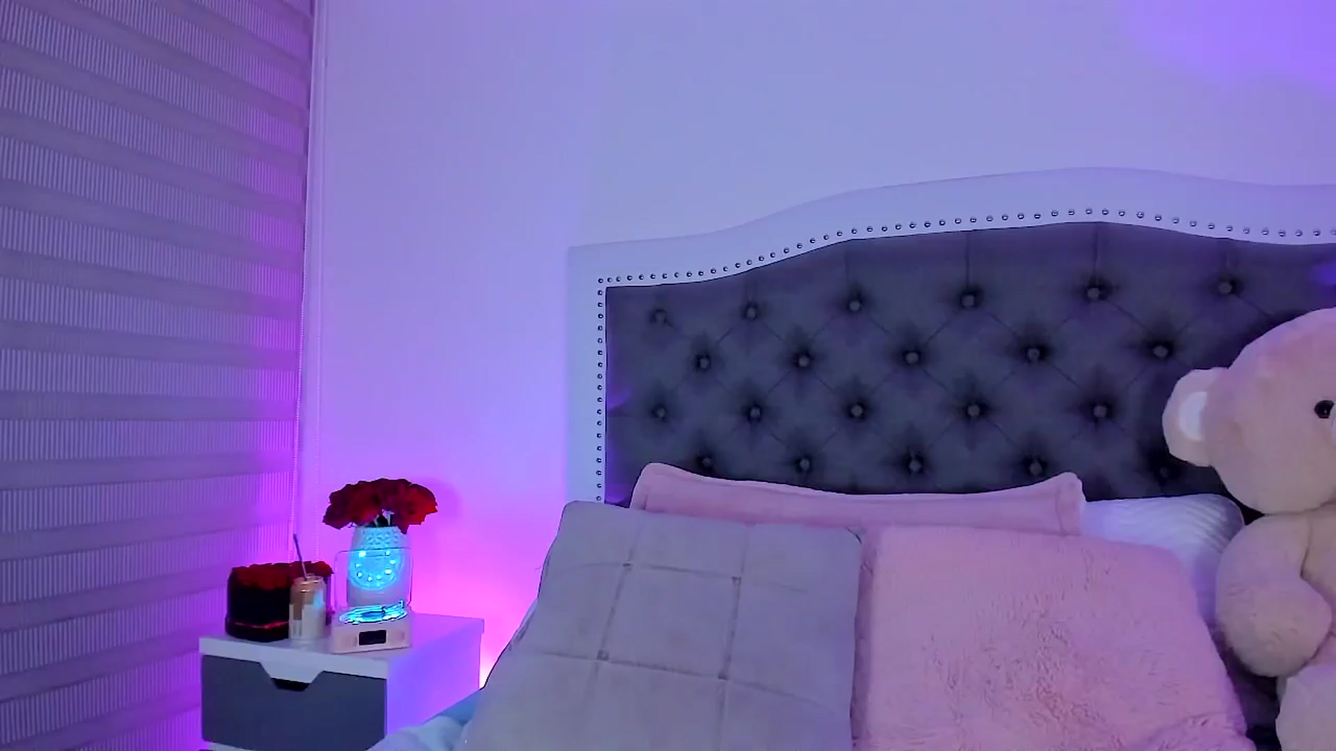 Gallery image thumbnail from SweetMar23's myfreecams stream on, 11/01/2024, 04:13 image 10 of 20