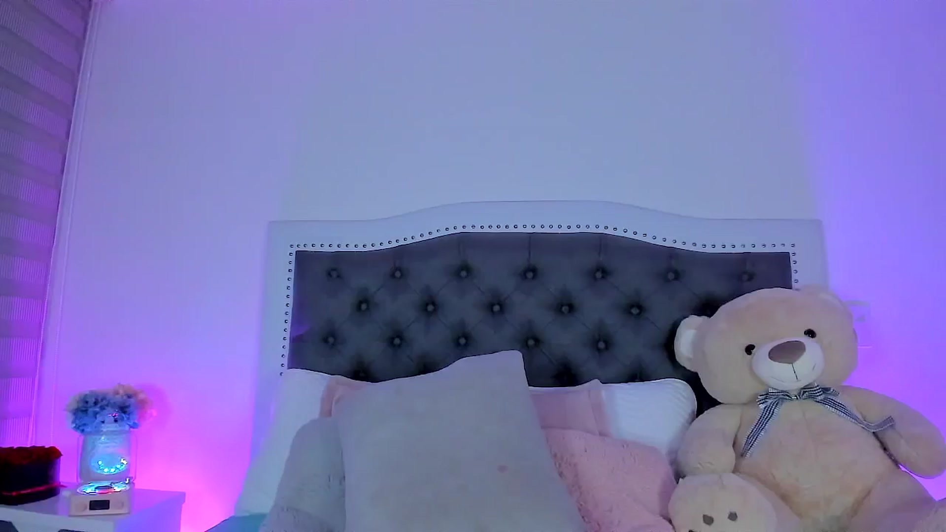 Gallery image thumbnail from SweetMar23's myfreecams stream on, 11/08/2024, 05:34 image 16 of 20
