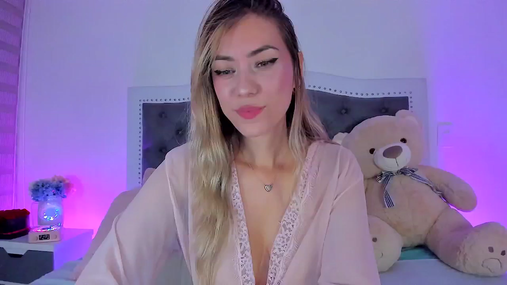 Gallery image thumbnail from SweetMar23's myfreecams stream on, 11/09/2024, 02:46 image 8 of 20
