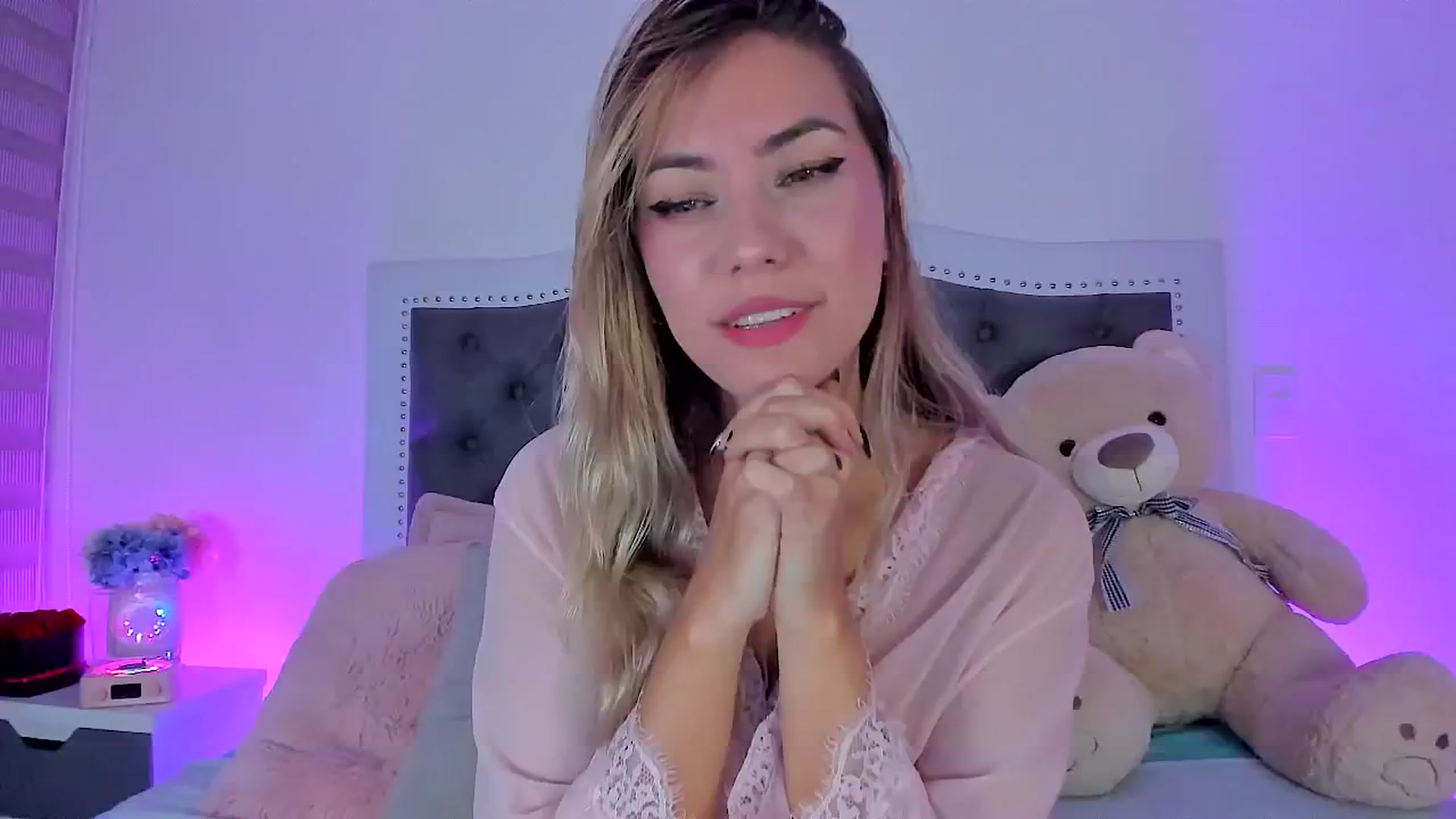 Gallery image thumbnail from SweetMar23's myfreecams stream on, 11/09/2024, 02:46 image 7 of 20