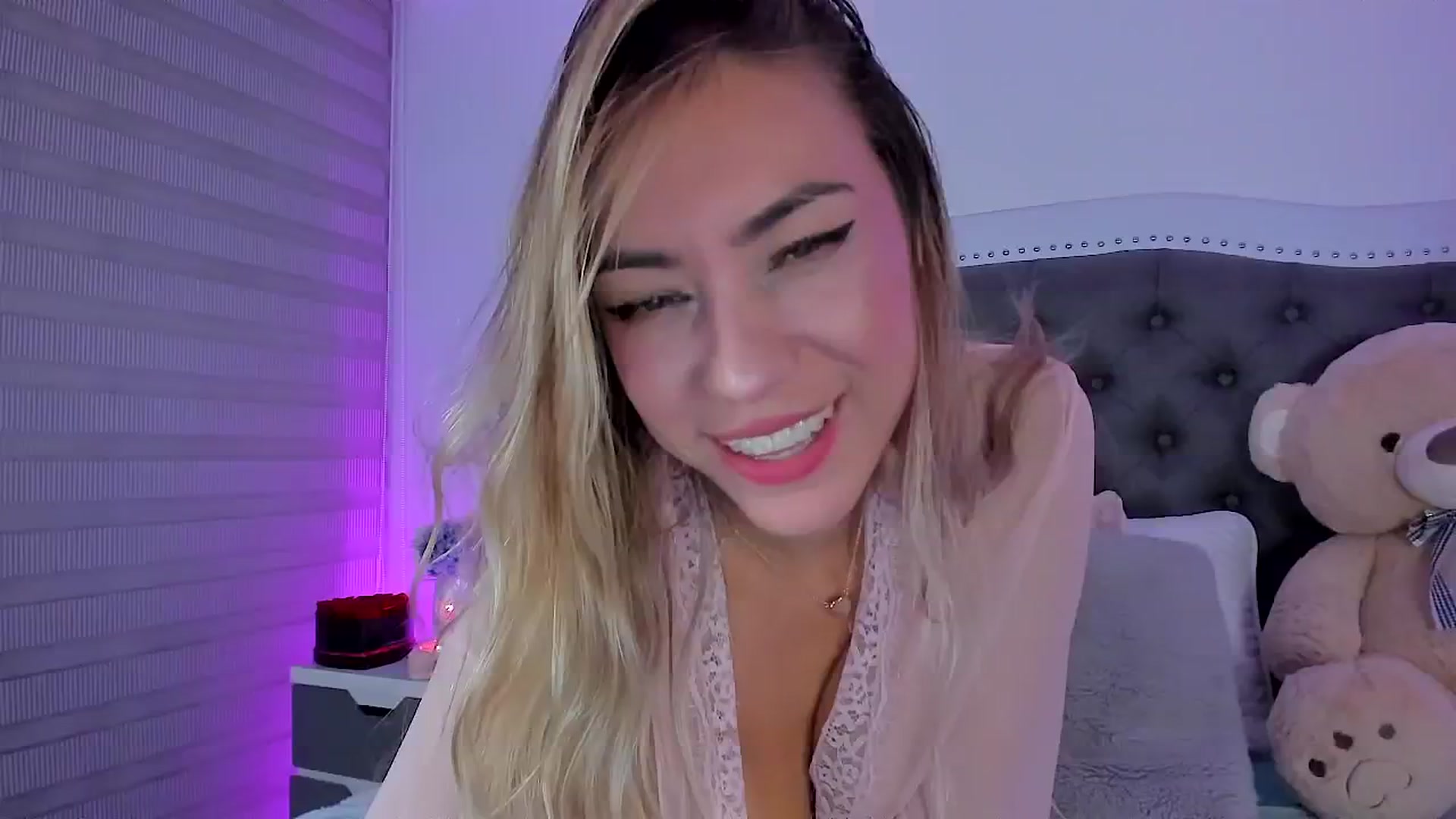 Gallery image thumbnail from SweetMar23's myfreecams stream on, 11/09/2024, 04:24 image 1 of 20