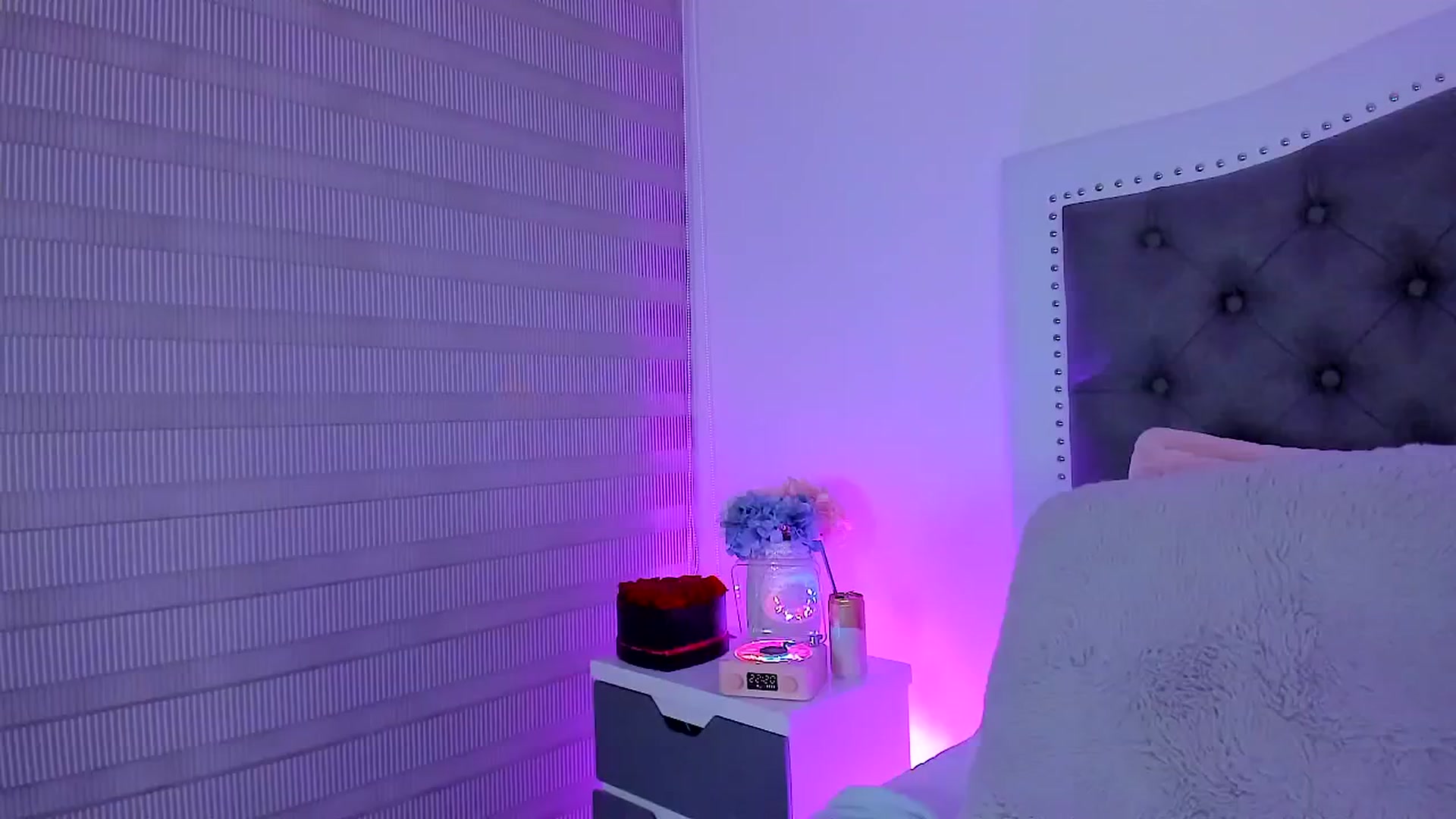 Gallery image thumbnail from SweetMar23's myfreecams stream on, 11/10/2024, 03:34 image 18 of 20