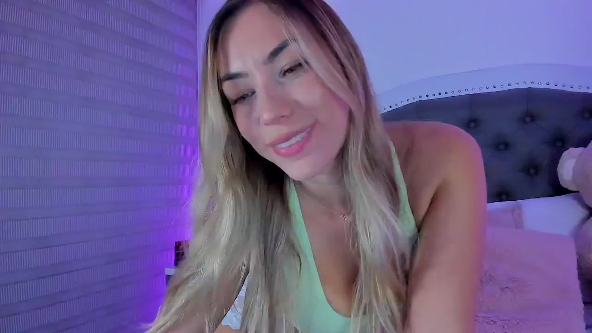 Gallery image thumbnail from SweetMar23's myfreecams stream on, 11/12/2024, 05:12 image 3 of 20