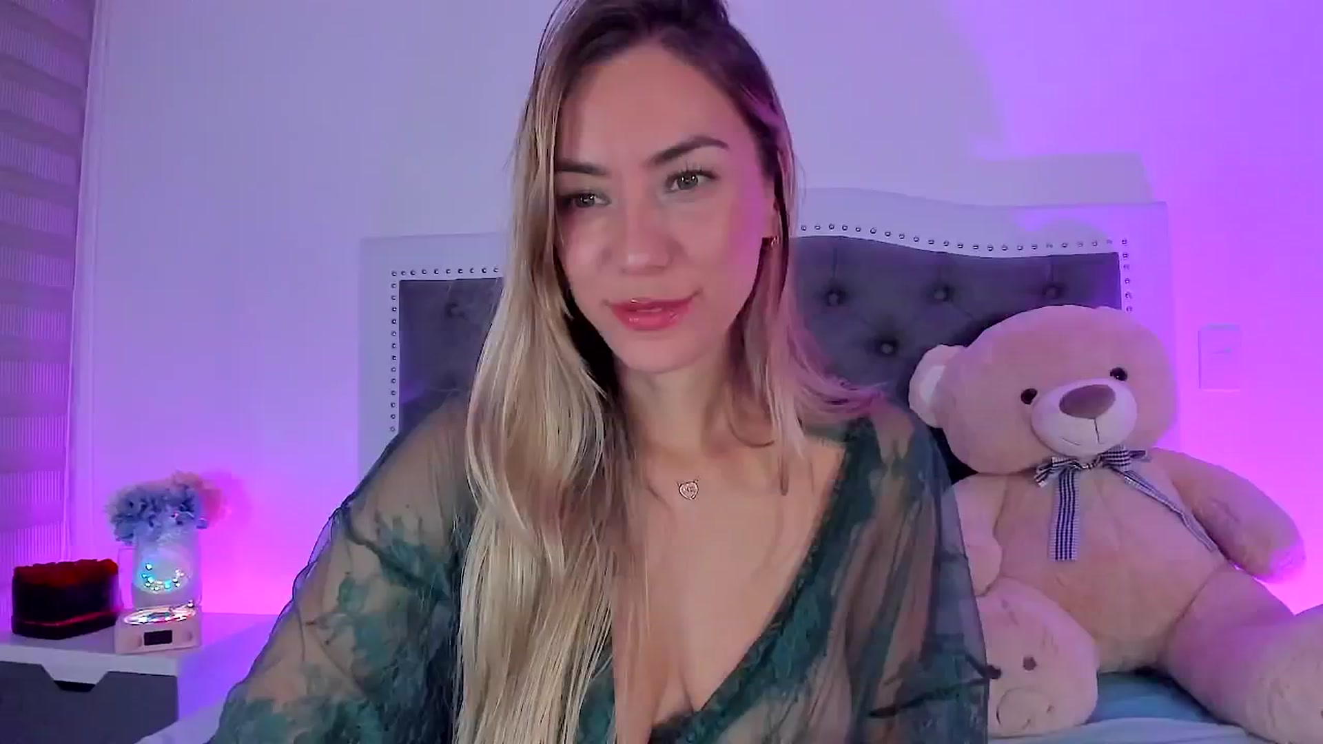 Gallery image thumbnail from SweetMar23's myfreecams stream on, 12/04/2024, 05:12 image 1 of 20