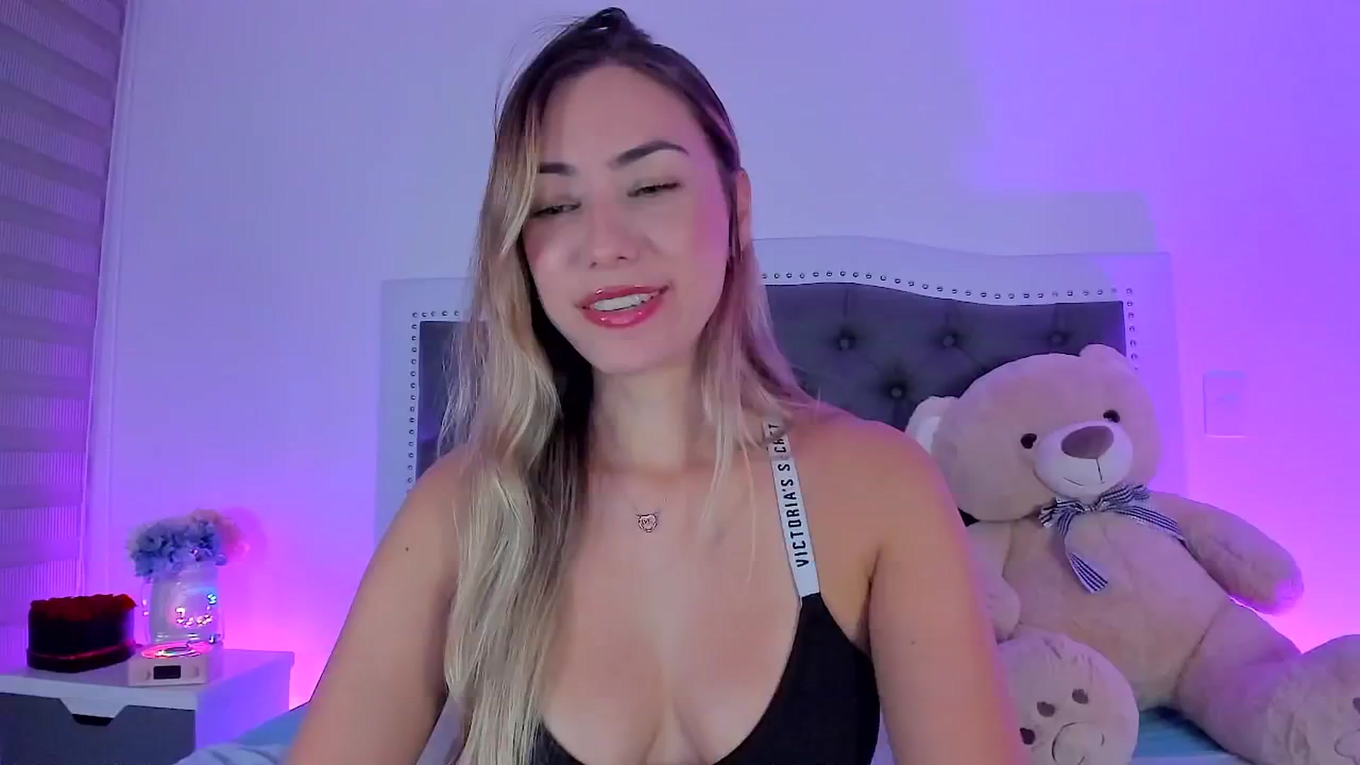 Gallery image thumbnail from SweetMar23's myfreecams stream on, 12/08/2024, 04:13 image 2 of 20