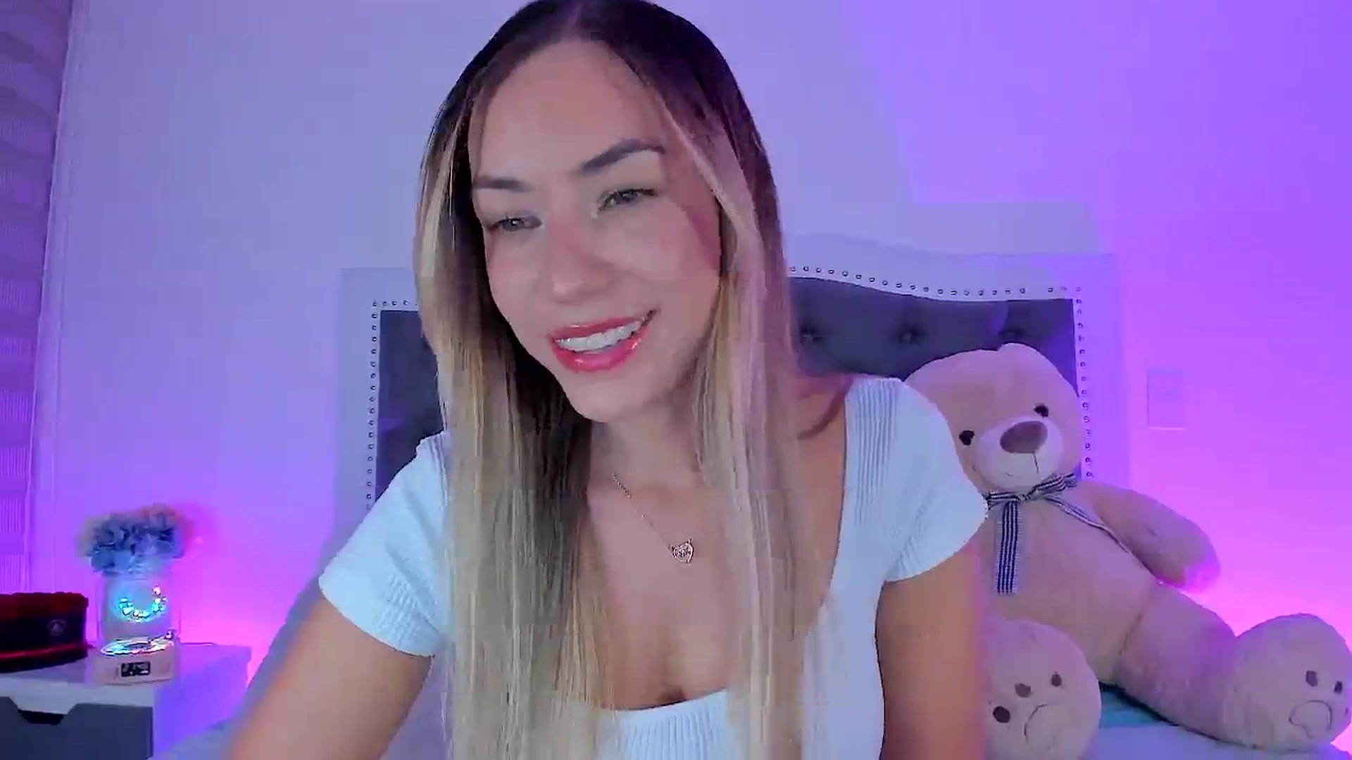 Gallery image thumbnail from SweetMar23's myfreecams stream on, 12/19/2024, 03:04 image 3 of 20