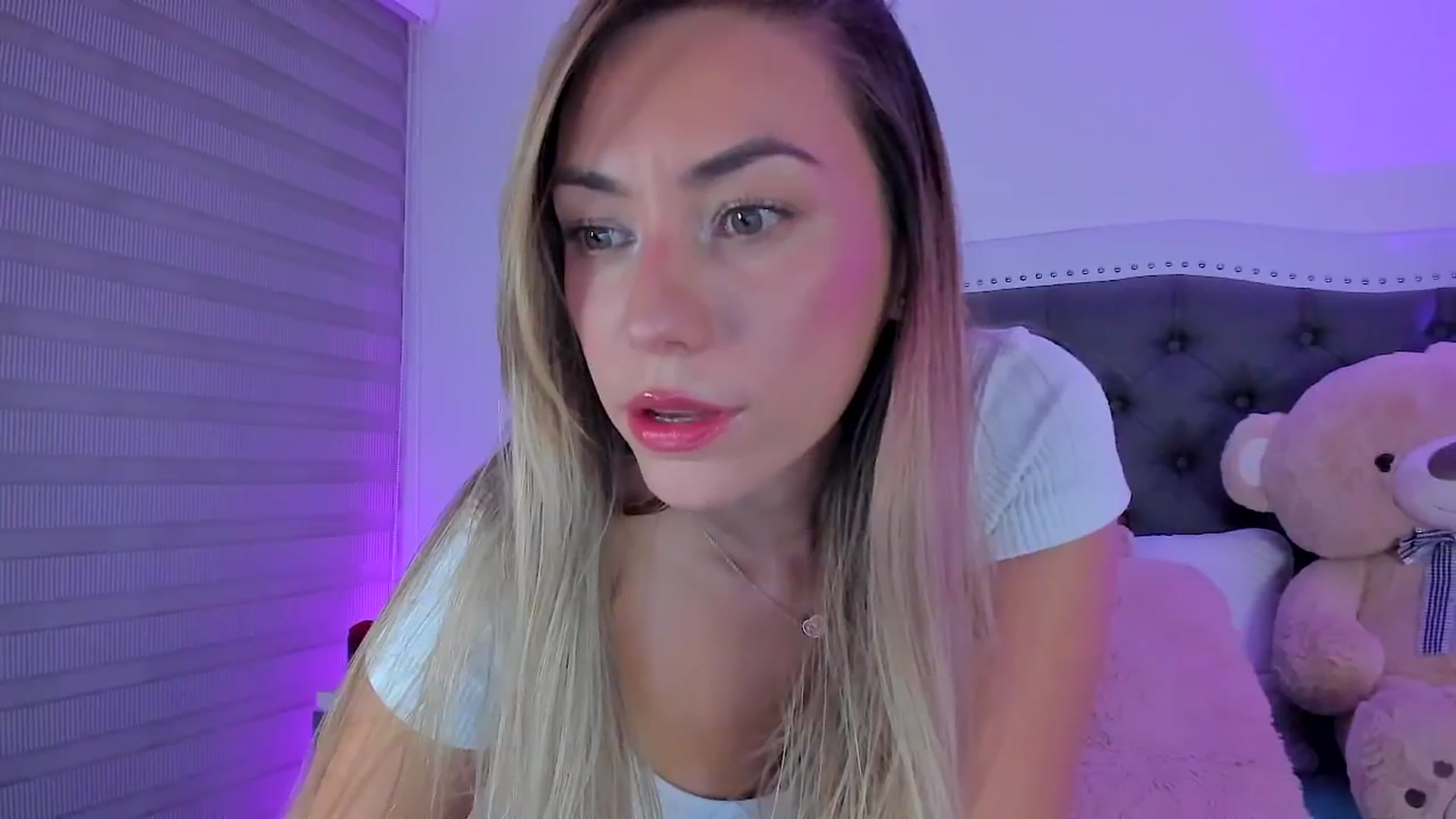 Gallery image thumbnail from SweetMar23's myfreecams stream on, 12/19/2024, 03:04 image 20 of 20