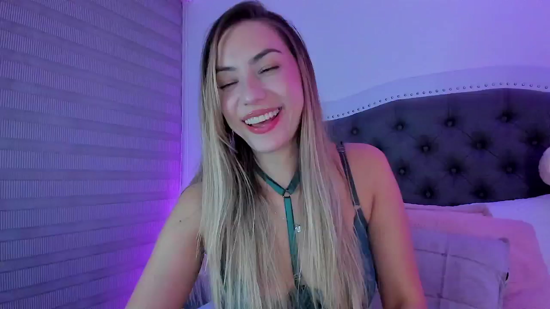 Gallery image thumbnail from SweetMar23's myfreecams stream on, 01/09/2025, 04:59 image 1 of 20