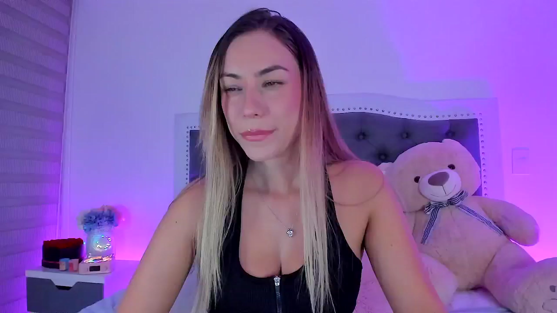 Gallery image thumbnail from SweetMar23's myfreecams stream on, 01/16/2025, 03:54 image 1 of 20