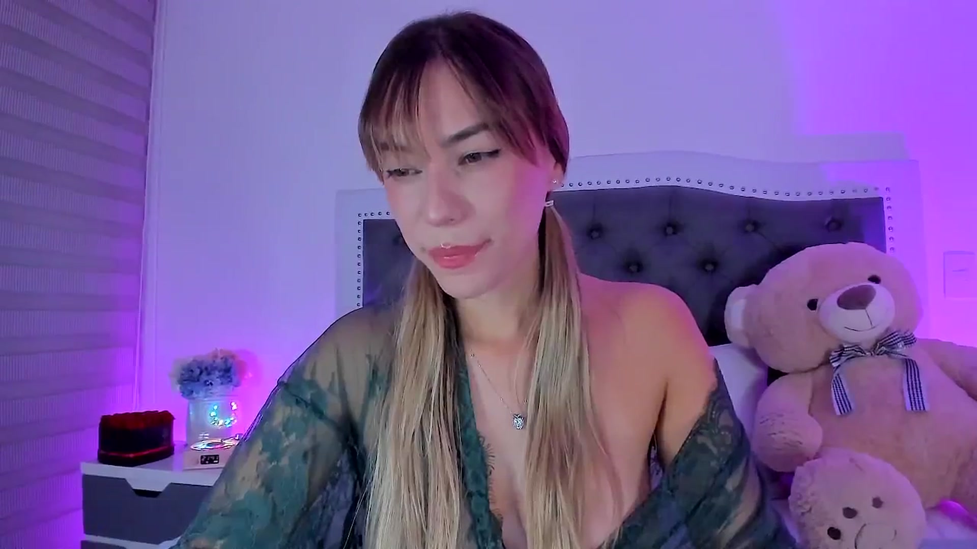 Gallery image thumbnail from SweetMar23's myfreecams stream on, 01/28/2025, 04:52 image 4 of 20