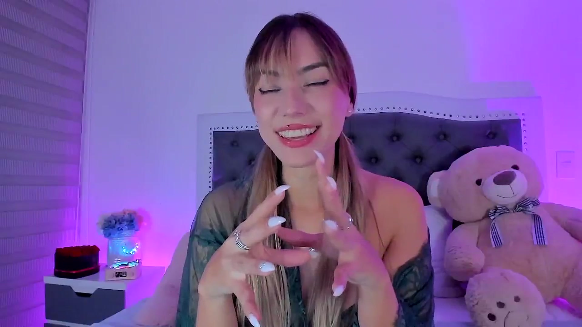 Gallery image thumbnail from SweetMar23's myfreecams stream on, 01/28/2025, 04:52 image 2 of 20