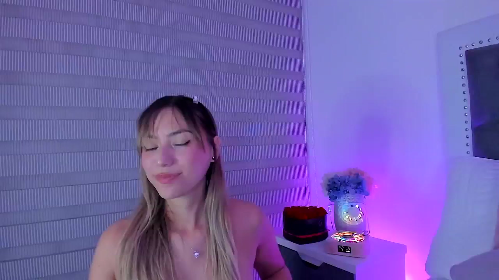 Gallery image thumbnail from SweetMar23's myfreecams stream on, 01/29/2025, 04:38 image 3 of 20