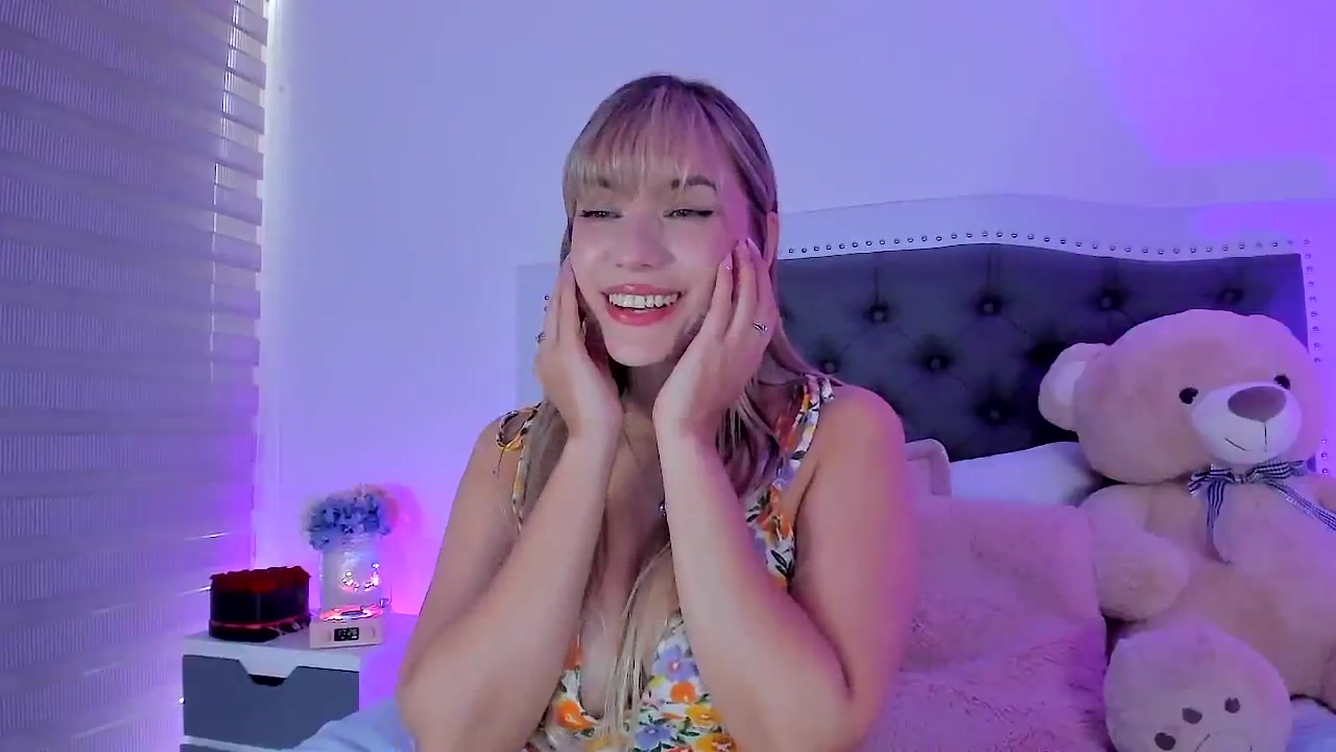 Gallery image thumbnail from SweetMar23's myfreecams stream on, 02/19/2025, 22:51 image 4 of 20