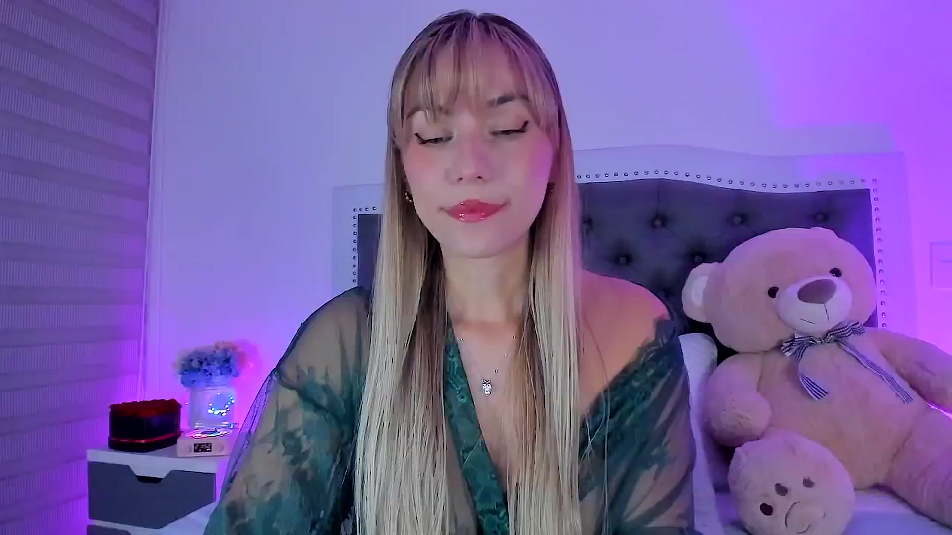 Gallery image thumbnail from SweetMar23's myfreecams stream on, 02/24/2025, 04:00 image 3 of 20