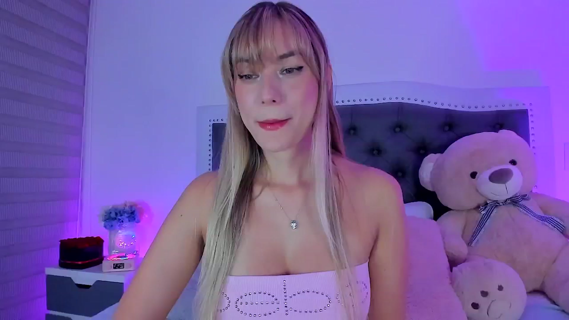 Gallery image thumbnail from SweetMar23's myfreecams stream on, 02/27/2025, 02:51 image 9 of 20