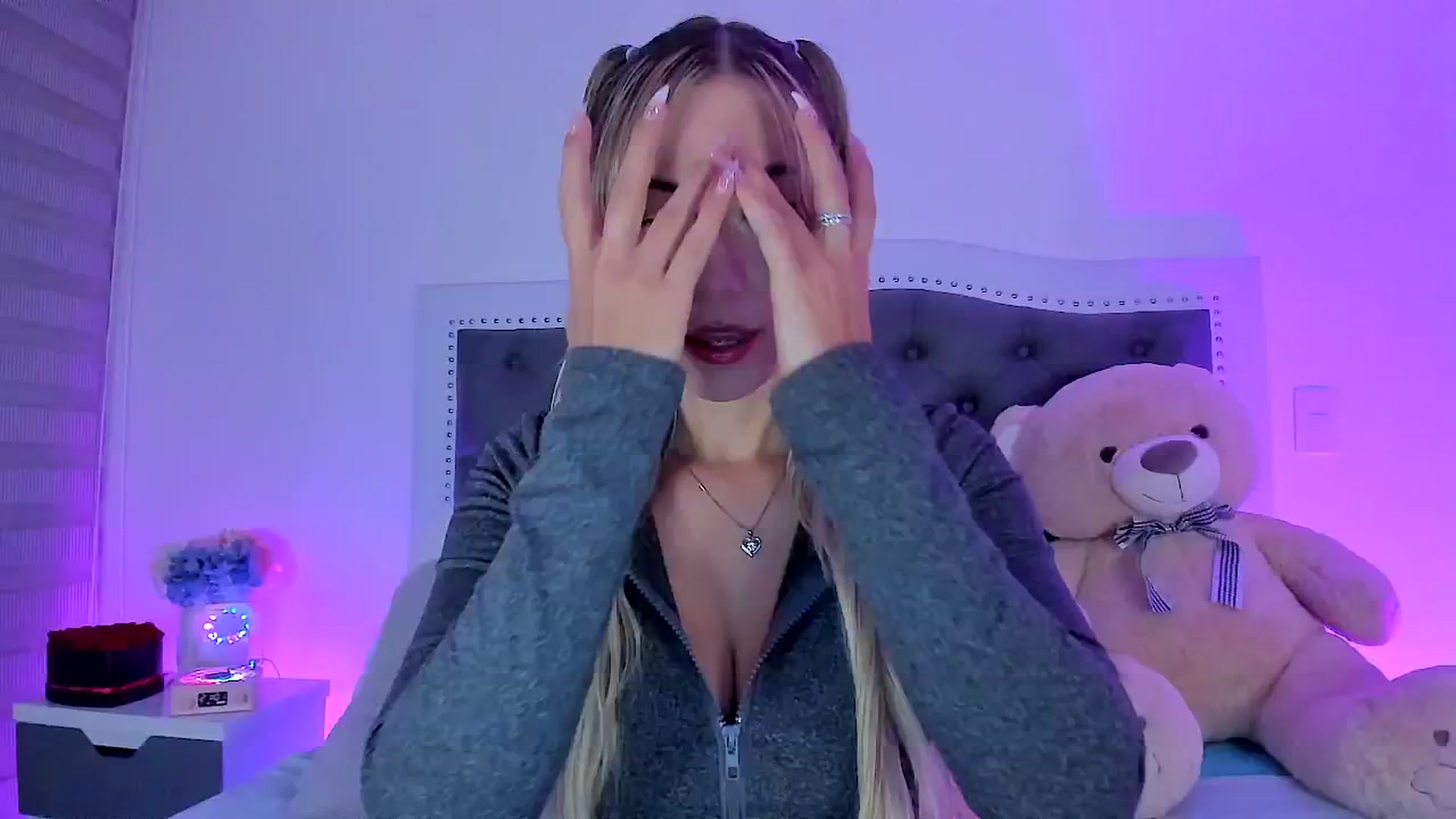 Gallery image thumbnail from SweetMar23's myfreecams stream on, 03/12/2025, 02:28 image 1 of 20