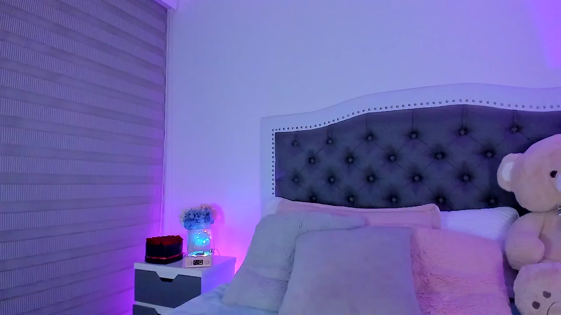 Gallery image thumbnail from SweetMar23's myfreecams stream on, 03/12/2025, 02:28 image 20 of 20
