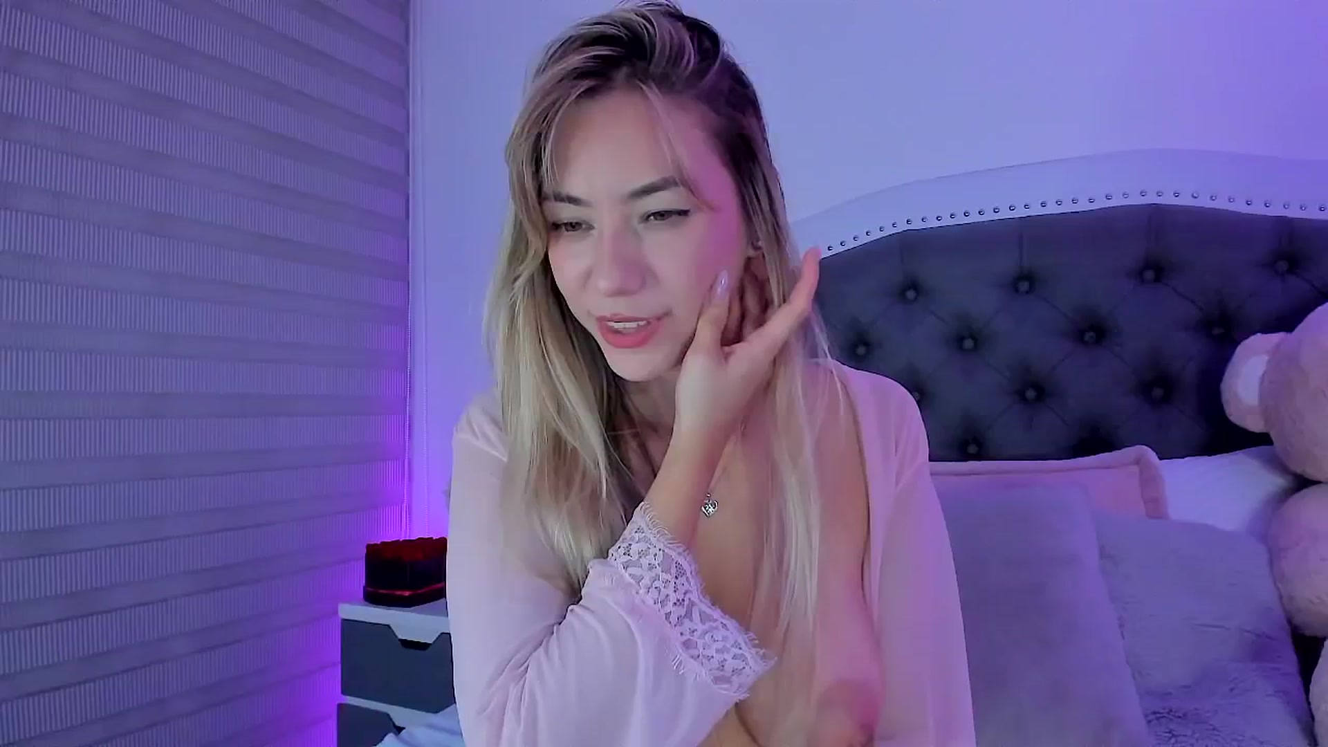 Gallery image thumbnail from SweetMar23's myfreecams stream on, 03/14/2025, 05:26 image 8 of 20