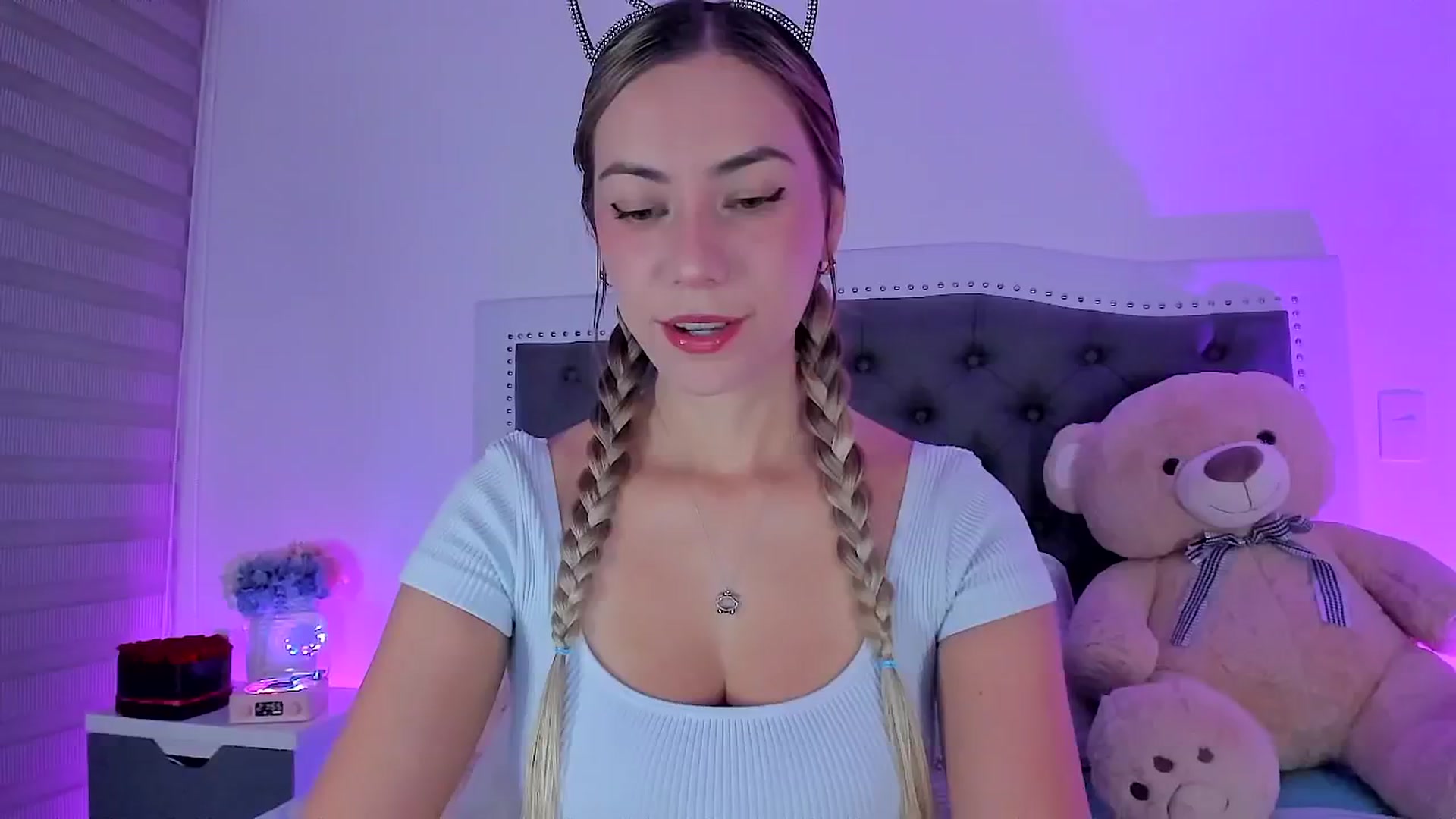 Gallery image thumbnail from SweetMar23's myfreecams stream on, 03/27/2025, 05:53 image 1 of 20